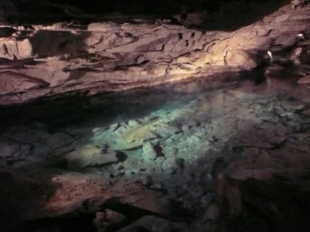 Кунгурская пещера. А вода чистая-чистая